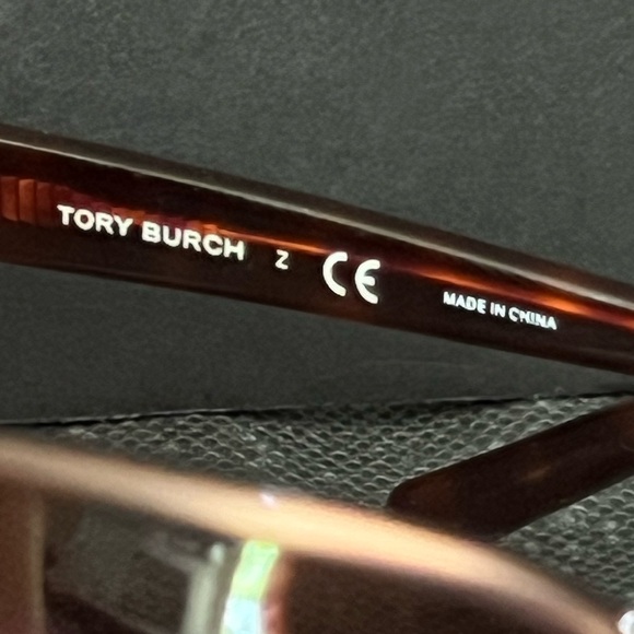 Tory Burch Sunglasses with Orange Case - Picture 7 of 8